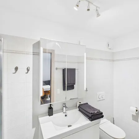 Апартаменты Sonvico Court House Charming In *