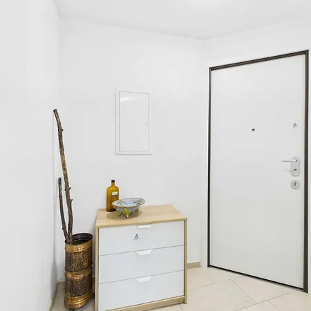 Апартаменты Sonvico Court House Charming In
